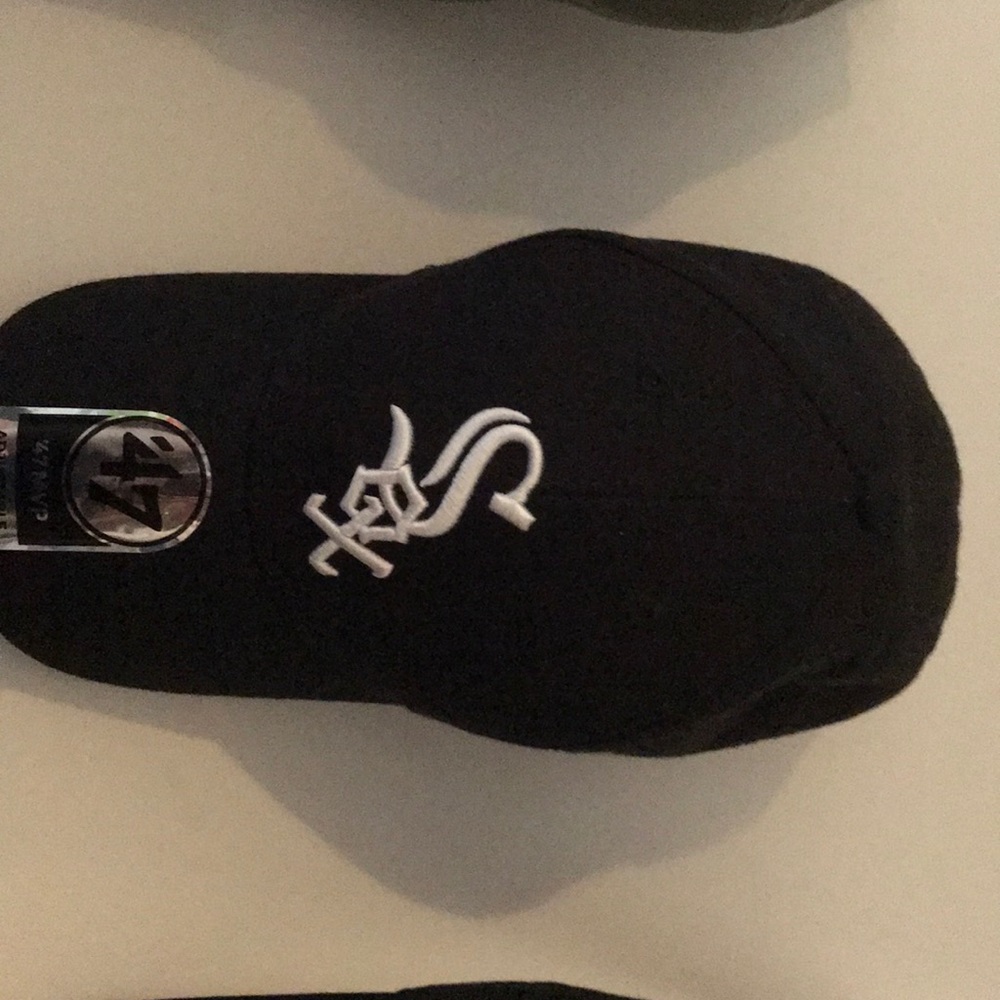 White Sox black velcro strap hat